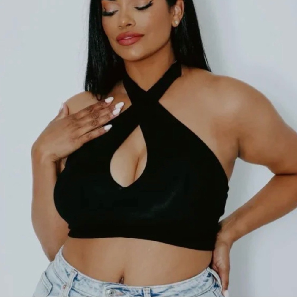 Klassy Network Black Keyhole Crop with Built In Bra